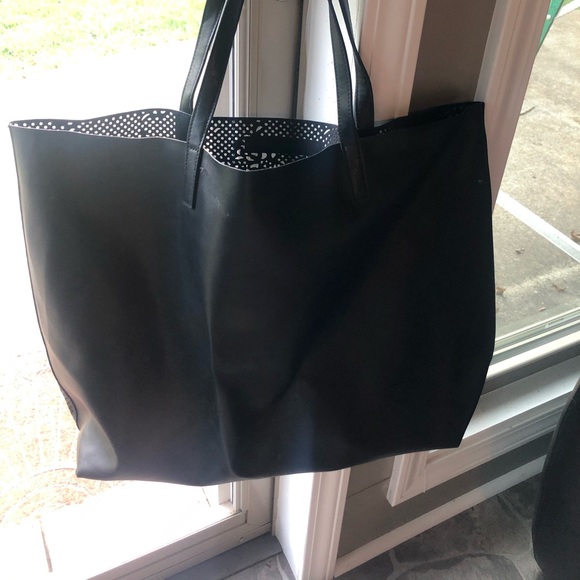 Black Victoria Secret bag - Picture 2 of 4